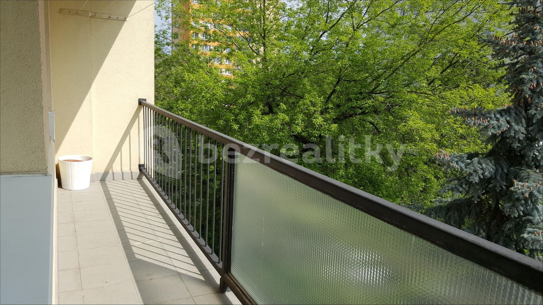 1 bedroom with open-plan kitchen flat to rent, 45 m², Pod Strání, Prague, Prague 1 bedroom with open-plan kitchen flat to rent, 45 m², Pod Strání, Prague, Prague