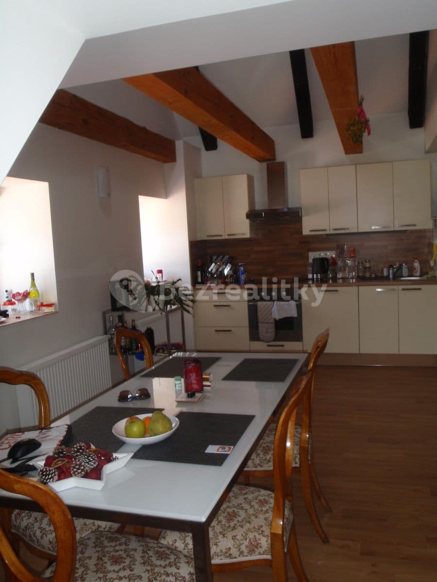 2 bedroom with open-plan kitchen flat to rent, 92 m², U Lužického semináře, Prague, Prague 2 bedroom with open-plan kitchen flat to rent, 92 m², U Lužického semináře, Prague, Prague