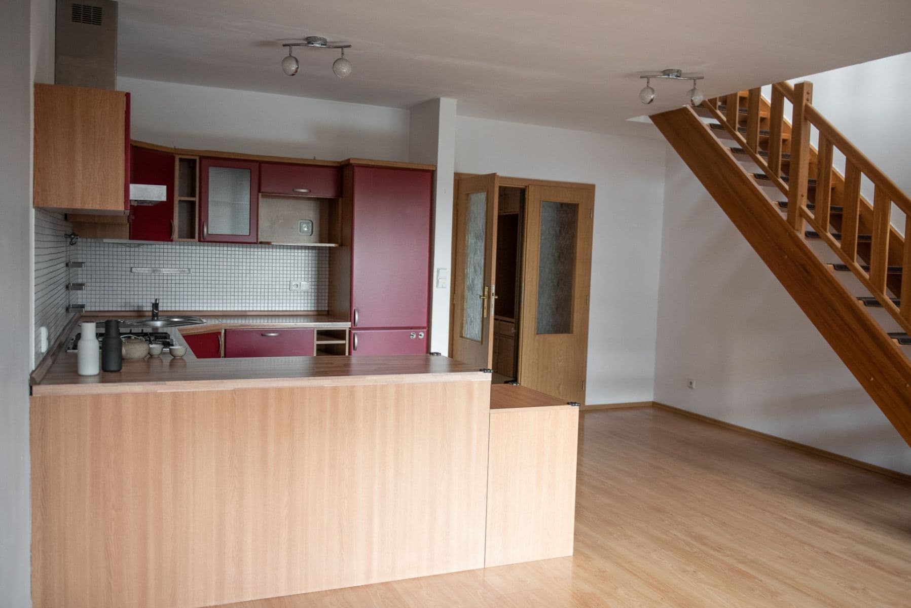 2 bedroom with open-plan kitchen flat to rent, 97 m², Velvarská, Horoměřice, Středočeský Region 2 bedroom with open-plan kitchen flat to rent, 97 m², Velvarská, Horoměřice, Středočeský Region