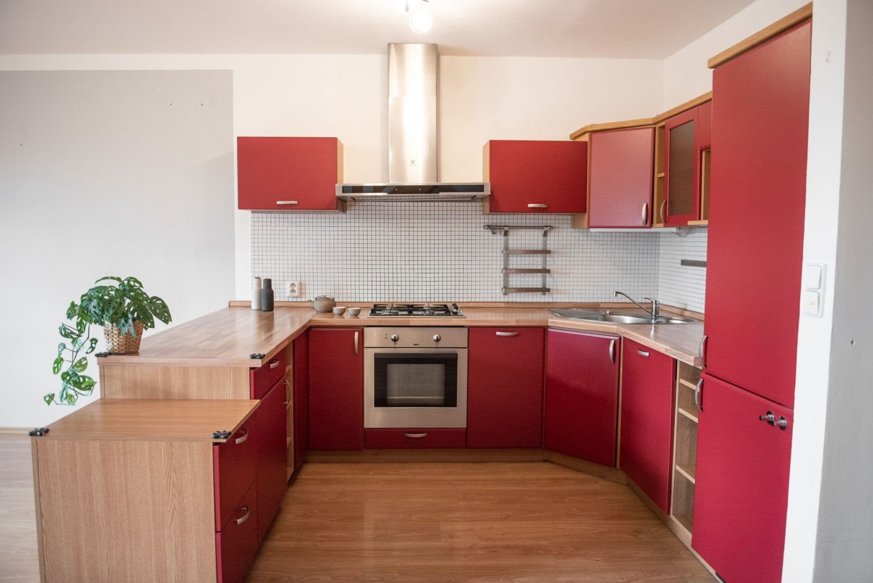 2 bedroom with open-plan kitchen flat to rent, 97 m², Velvarská, Horoměřice, Středočeský Region 2 bedroom with open-plan kitchen flat to rent, 97 m², Velvarská, Horoměřice, Středočeský Region