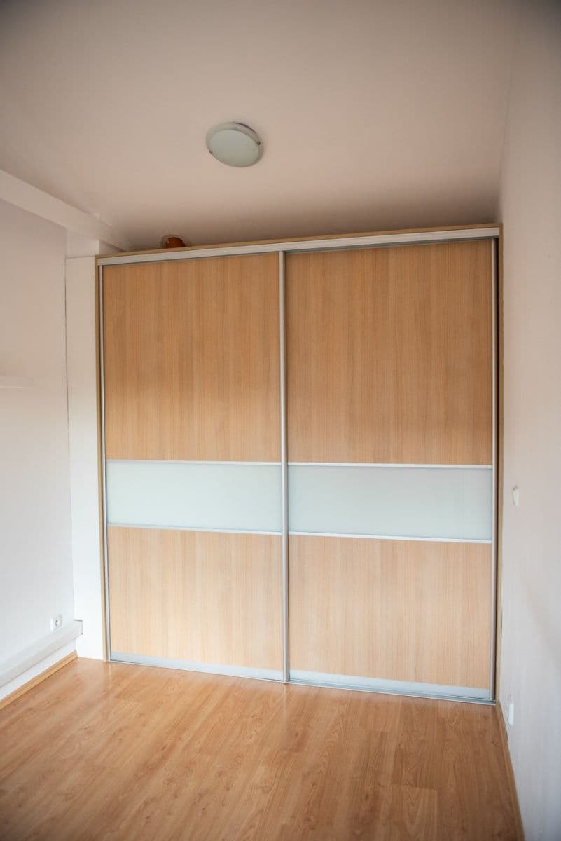 2 bedroom with open-plan kitchen flat to rent, 97 m², Velvarská, Horoměřice, Středočeský Region 2 bedroom with open-plan kitchen flat to rent, 97 m², Velvarská, Horoměřice, Středočeský Region