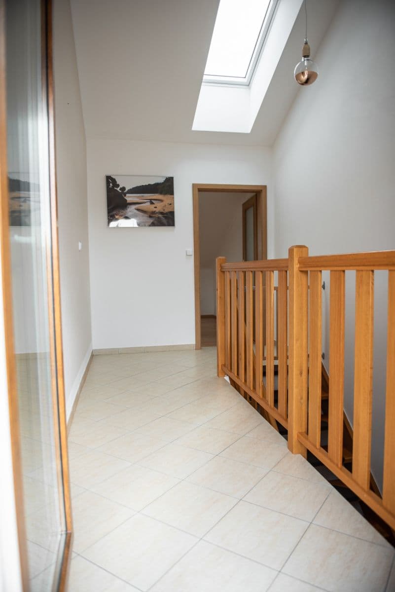 2 bedroom with open-plan kitchen flat to rent, 97 m², Velvarská, Horoměřice, Středočeský Region 2 bedroom with open-plan kitchen flat to rent, 97 m², Velvarská, Horoměřice, Středočeský Region