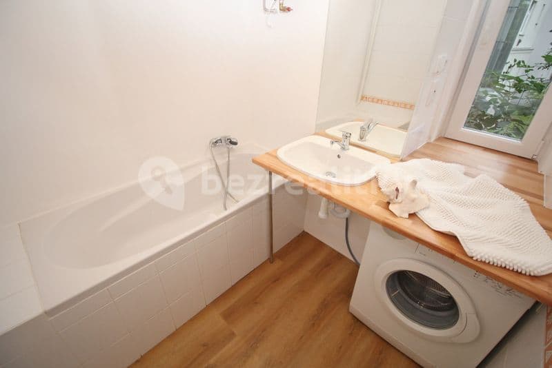 1 bedroom with open-plan kitchen flat to rent, 62 m², Kartouzská, Brno, Jihomoravský Region 1 bedroom with open-plan kitchen flat to rent, 62 m², Kartouzská, Brno, Jihomoravský Region