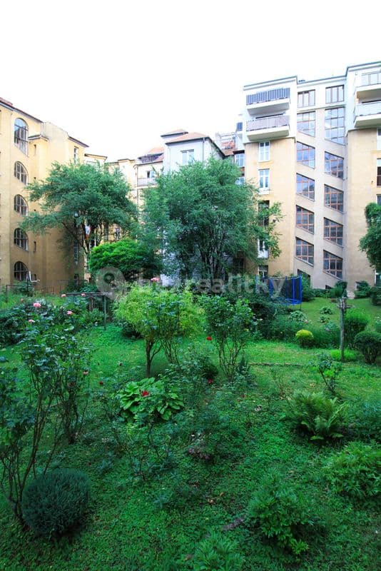 1 bedroom with open-plan kitchen flat to rent, 62 m², Kartouzská, Brno, Jihomoravský Region 1 bedroom with open-plan kitchen flat to rent, 62 m², Kartouzská, Brno, Jihomoravský Region