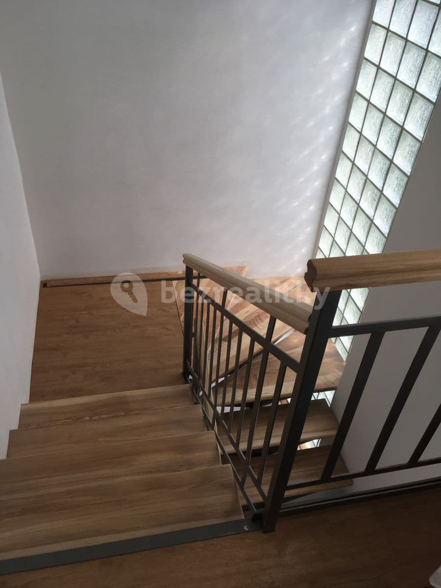 2 bedroom with open-plan kitchen flat to rent, 58 m², Jílová, Olomouc, Olomoucký Region 2 bedroom with open-plan kitchen flat to rent, 58 m², Jílová, Olomouc, Olomoucký Region