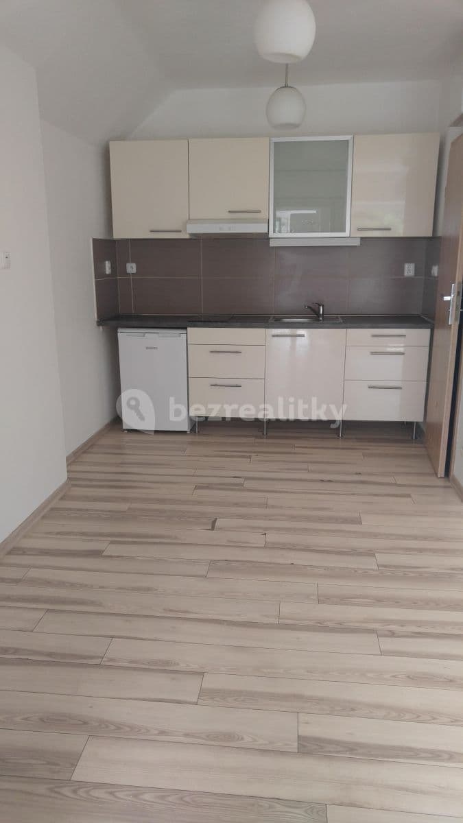 Studio flat to rent, 31 m², Bruzovská, Frýdek-Místek, Moravskoslezský Region Studio flat to rent, 31 m², Bruzovská, Frýdek-Místek, Moravskoslezský Region