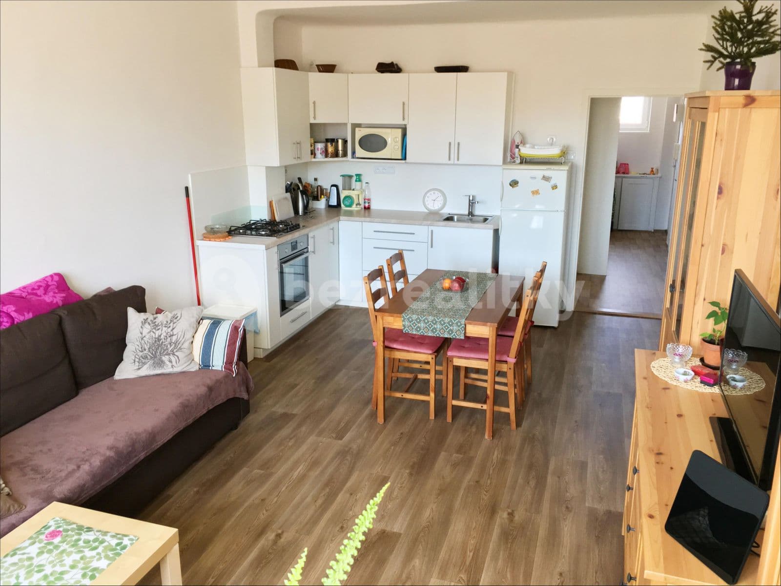 1 bedroom with open-plan kitchen flat to rent, 48 m², Za Zelenou liškou, Prague, Prague 1 bedroom with open-plan kitchen flat to rent, 48 m², Za Zelenou liškou, Prague, Prague