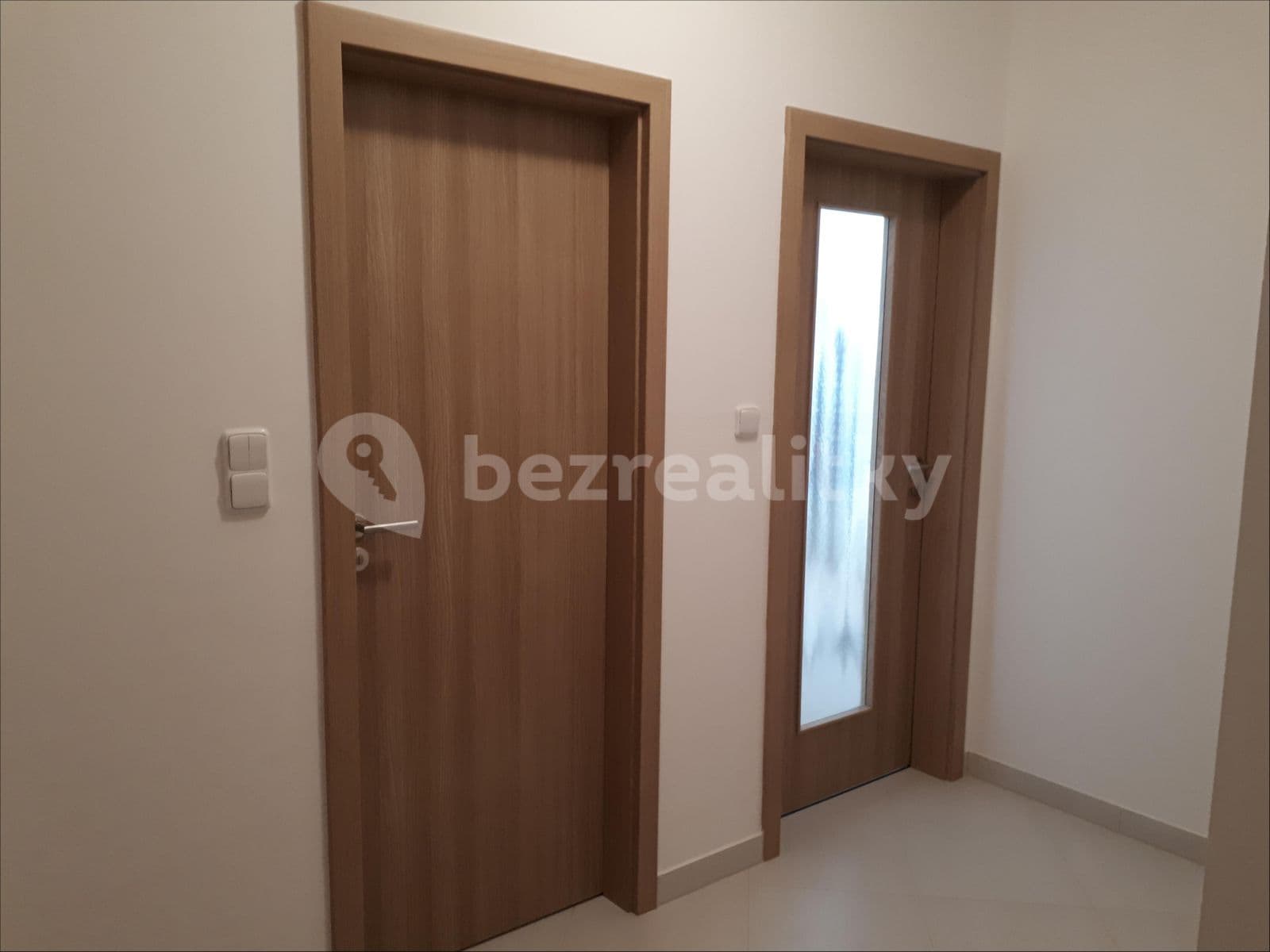 1 bedroom with open-plan kitchen flat to rent, 54 m², Kardausova, Prague, Prague 1 bedroom with open-plan kitchen flat to rent, 54 m², Kardausova, Prague, Prague