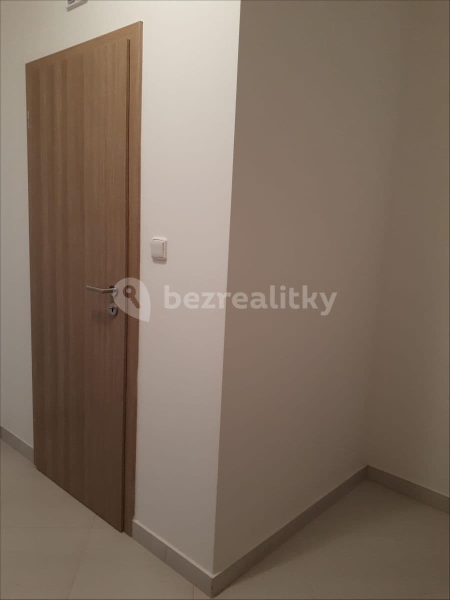 1 bedroom with open-plan kitchen flat to rent, 54 m², Kardausova, Prague, Prague 1 bedroom with open-plan kitchen flat to rent, 54 m², Kardausova, Prague, Prague