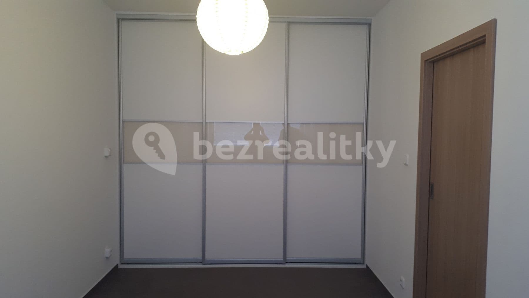 1 bedroom with open-plan kitchen flat to rent, 54 m², Kardausova, Prague, Prague 1 bedroom with open-plan kitchen flat to rent, 54 m², Kardausova, Prague, Prague
