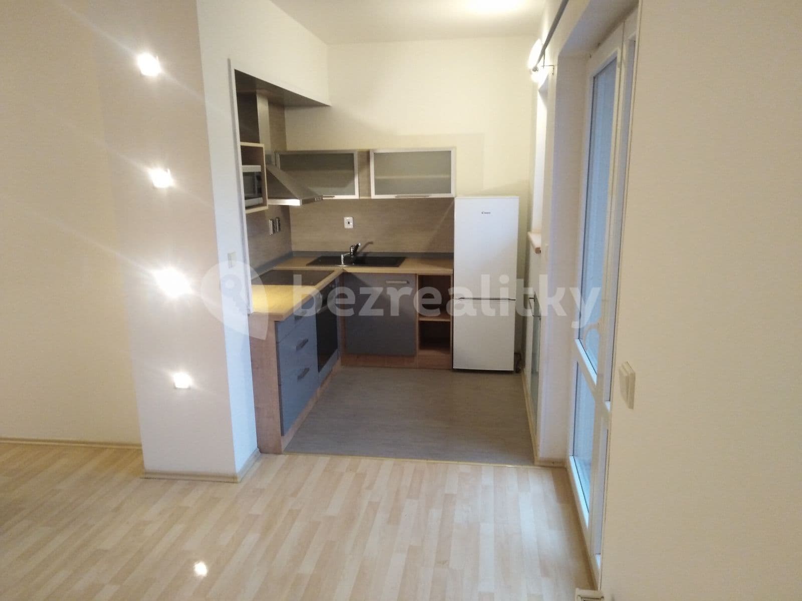 2 bedroom with open-plan kitchen flat to rent, 111 m², Stará, Brno, Jihomoravský Region 2 bedroom with open-plan kitchen flat to rent, 111 m², Stará, Brno, Jihomoravský Region