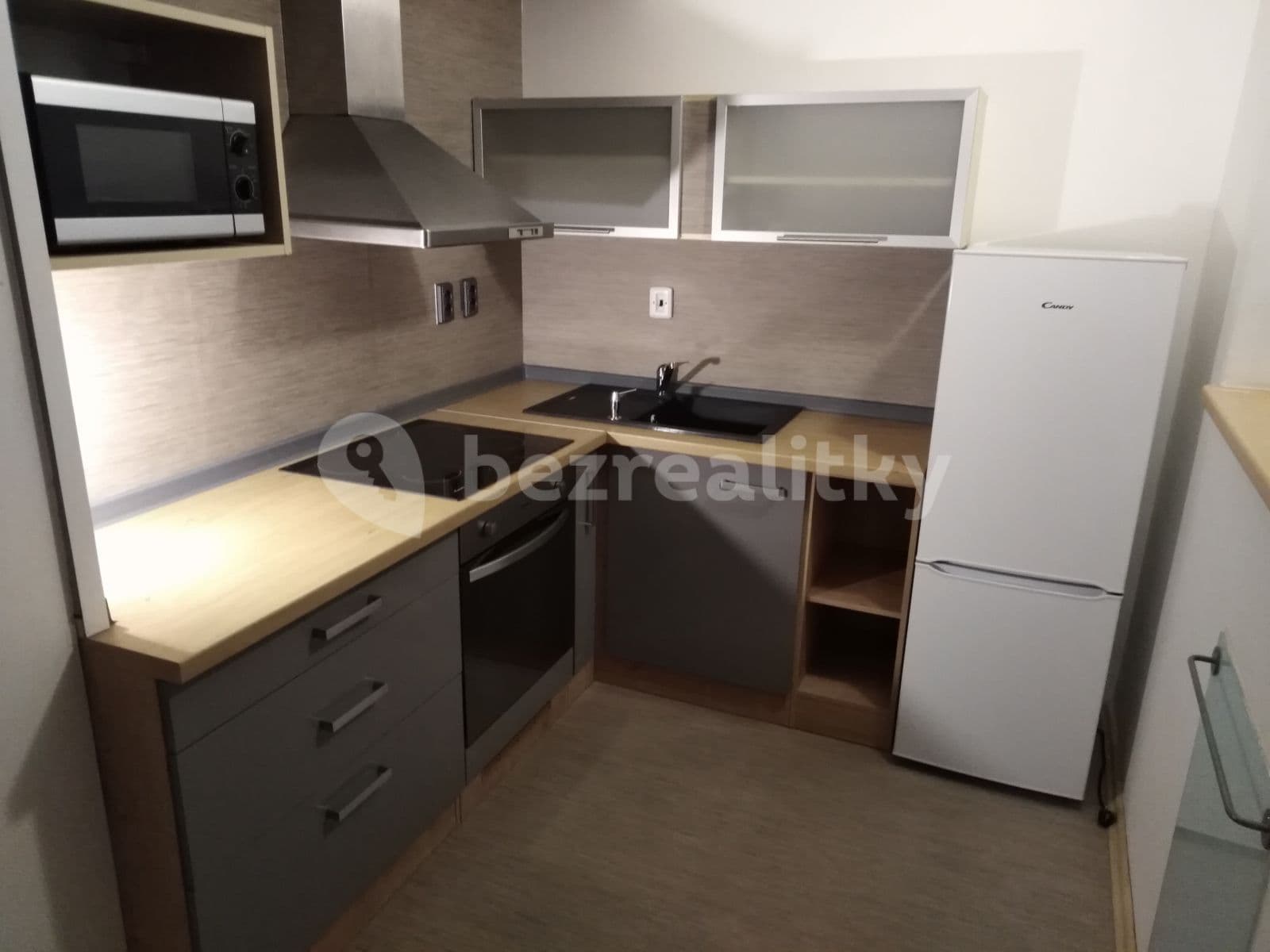 2 bedroom with open-plan kitchen flat to rent, 111 m², Stará, Brno, Jihomoravský Region 2 bedroom with open-plan kitchen flat to rent, 111 m², Stará, Brno, Jihomoravský Region