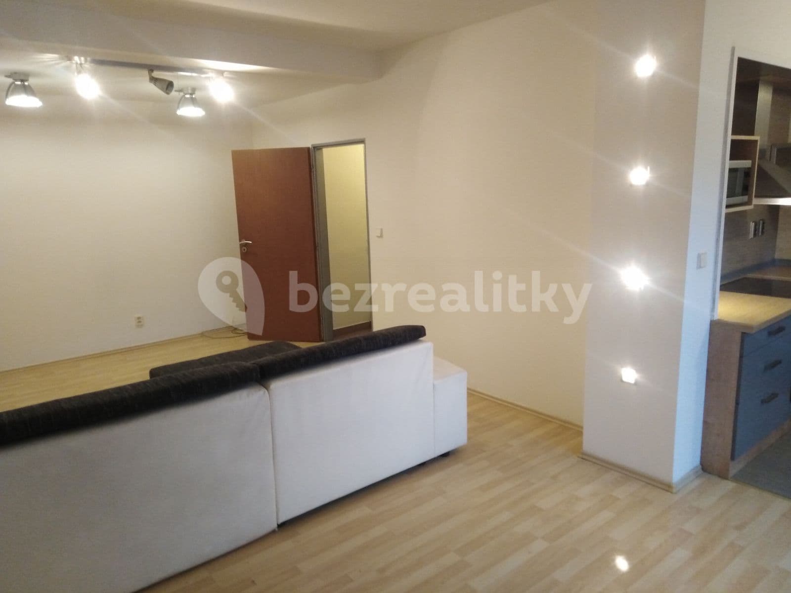 2 bedroom with open-plan kitchen flat to rent, 111 m², Stará, Brno, Jihomoravský Region 2 bedroom with open-plan kitchen flat to rent, 111 m², Stará, Brno, Jihomoravský Region