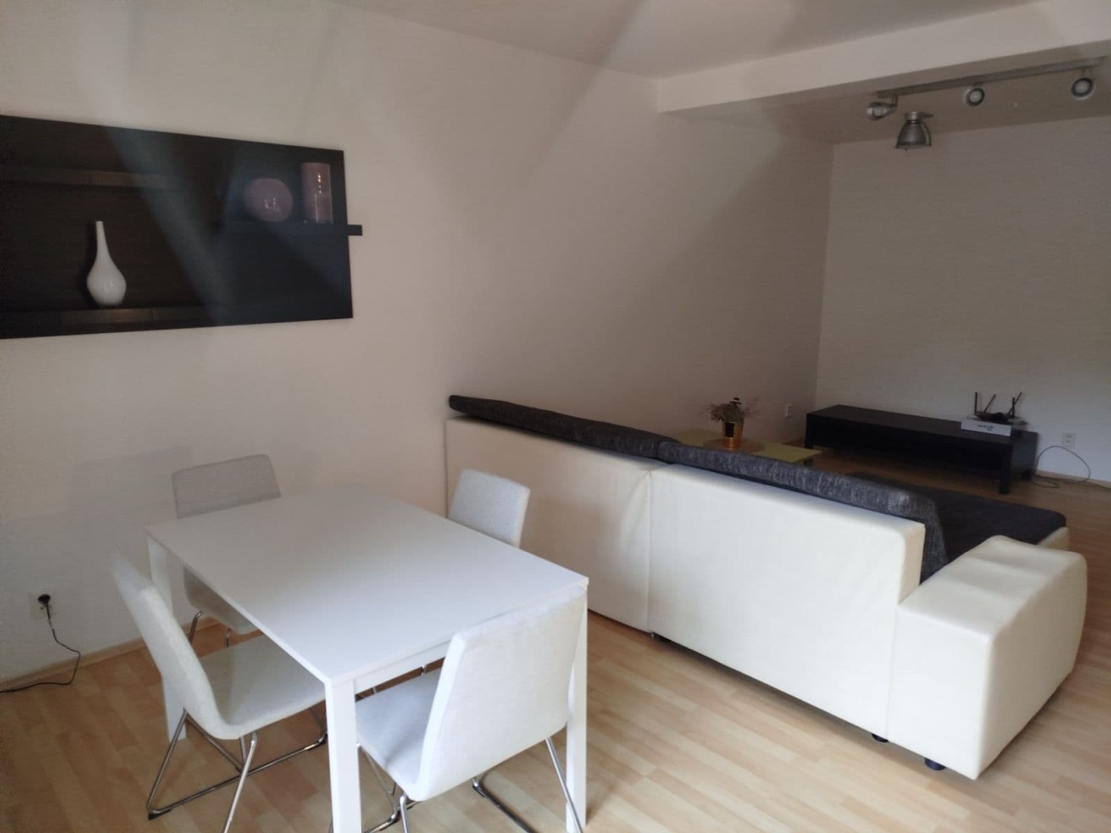 2 bedroom with open-plan kitchen flat to rent, 111 m², Stará, Brno, Jihomoravský Region 2 bedroom with open-plan kitchen flat to rent, 111 m², Stará, Brno, Jihomoravský Region