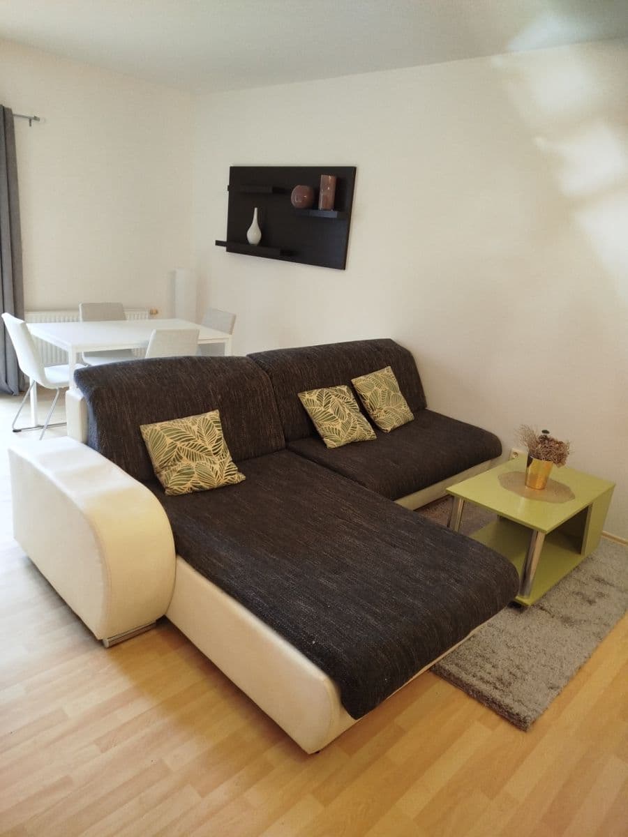 2 bedroom with open-plan kitchen flat to rent, 111 m², Stará, Brno, Jihomoravský Region 2 bedroom with open-plan kitchen flat to rent, 111 m², Stará, Brno, Jihomoravský Region