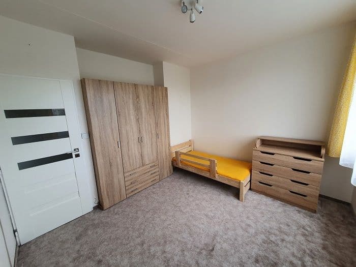 3 bedroom with open-plan kitchen flat to rent, 85 m², Mimoňská, Prague, Prague 3 bedroom with open-plan kitchen flat to rent, 85 m², Mimoňská, Prague, Prague