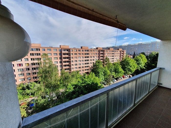 3 bedroom with open-plan kitchen flat to rent, 85 m², Mimoňská, Prague, Prague 3 bedroom with open-plan kitchen flat to rent, 85 m², Mimoňská, Prague, Prague