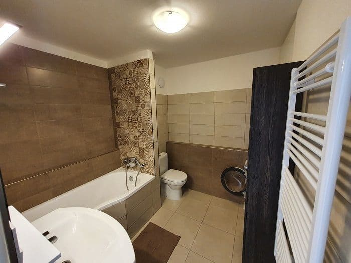 3 bedroom with open-plan kitchen flat to rent, 85 m², Mimoňská, Prague, Prague 3 bedroom with open-plan kitchen flat to rent, 85 m², Mimoňská, Prague, Prague