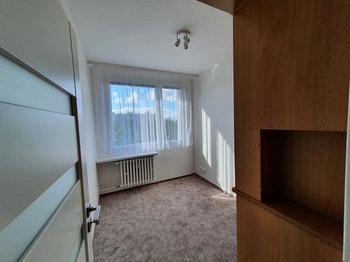 3 bedroom with open-plan kitchen flat to rent, 85 m², Mimoňská, Prague, Prague 3 bedroom with open-plan kitchen flat to rent, 85 m², Mimoňská, Prague, Prague