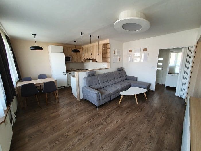 3 bedroom with open-plan kitchen flat to rent, 85 m², Mimoňská, Prague, Prague 3 bedroom with open-plan kitchen flat to rent, 85 m², Mimoňská, Prague, Prague