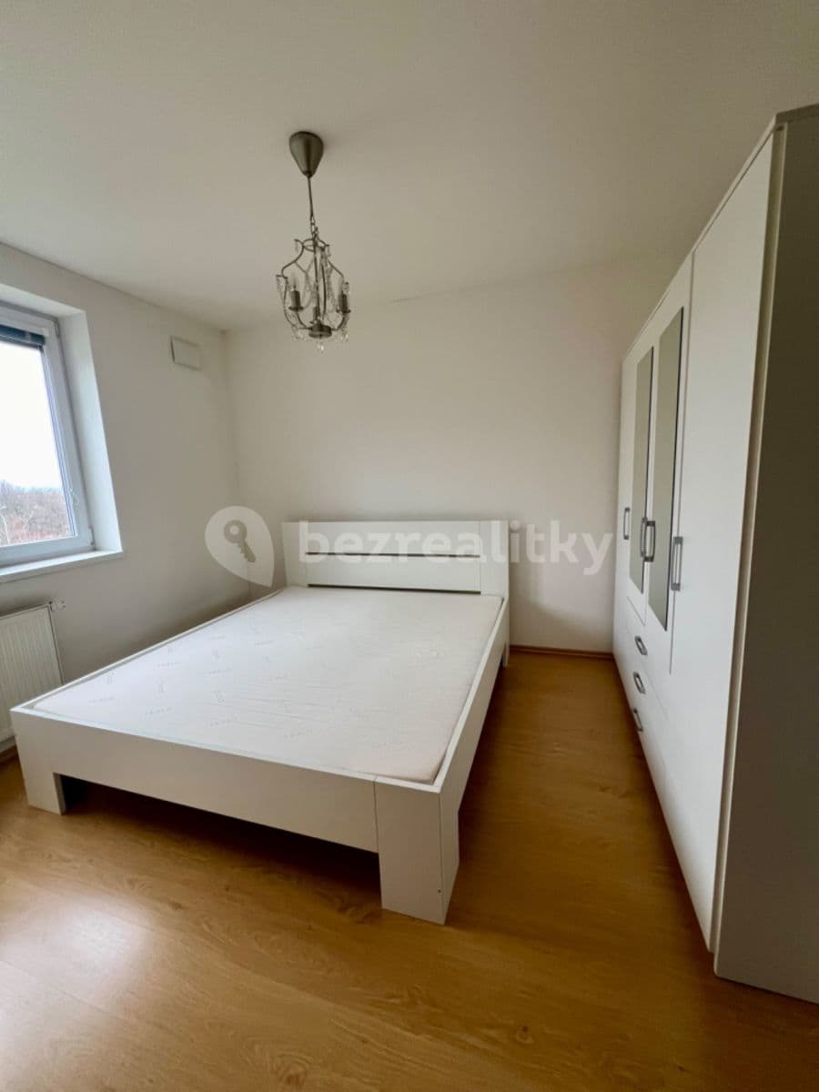 1 bedroom with open-plan kitchen flat to rent, 48 m², Mírového hnutí, Prague, Prague