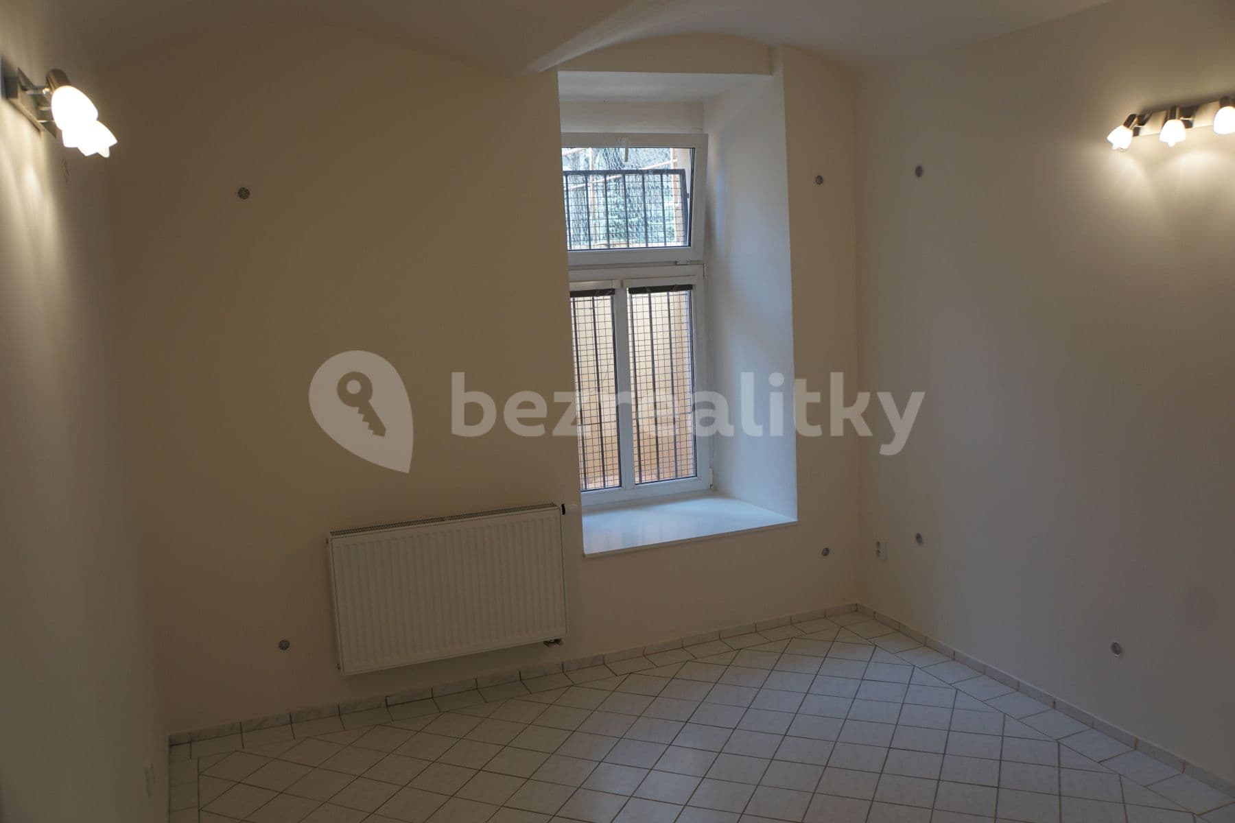 1 bedroom with open-plan kitchen flat to rent, 41 m², Sezimova, Prague, Prague 1 bedroom with open-plan kitchen flat to rent, 41 m², Sezimova, Prague, Prague