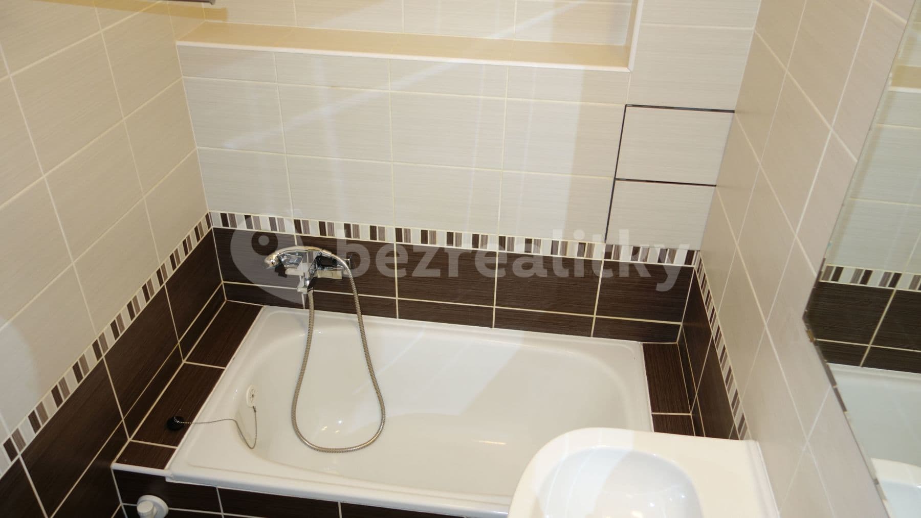 1 bedroom with open-plan kitchen flat to rent, 51 m², Drahobejlova, Prague, Prague 1 bedroom with open-plan kitchen flat to rent, 51 m², Drahobejlova, Prague, Prague