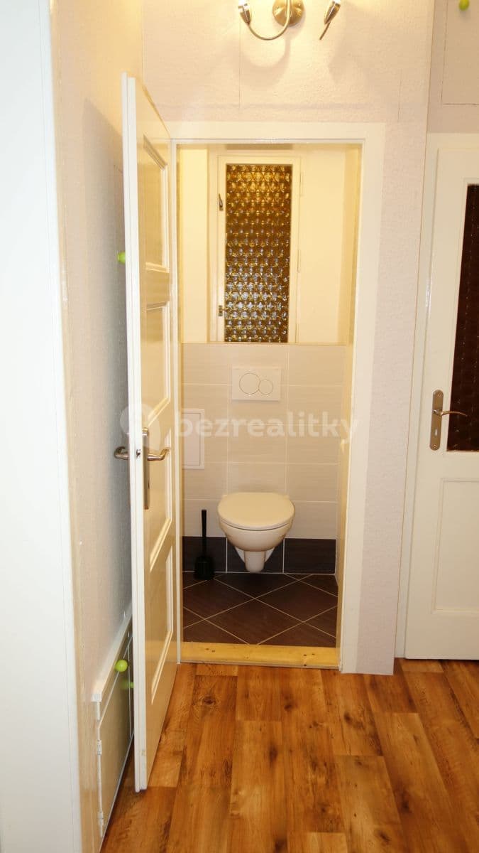 1 bedroom with open-plan kitchen flat to rent, 51 m², Drahobejlova, Prague, Prague 1 bedroom with open-plan kitchen flat to rent, 51 m², Drahobejlova, Prague, Prague