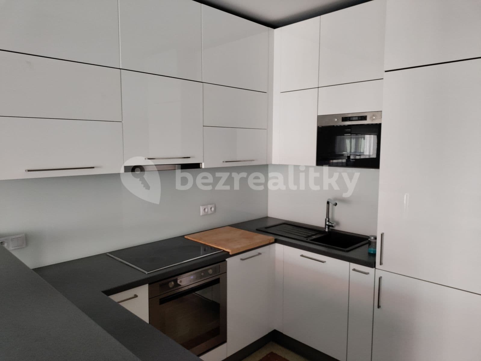 1 bedroom with open-plan kitchen flat to rent, 48 m², Pod Harfou, Prague, Prague 1 bedroom with open-plan kitchen flat to rent, 48 m², Pod Harfou, Prague, Prague