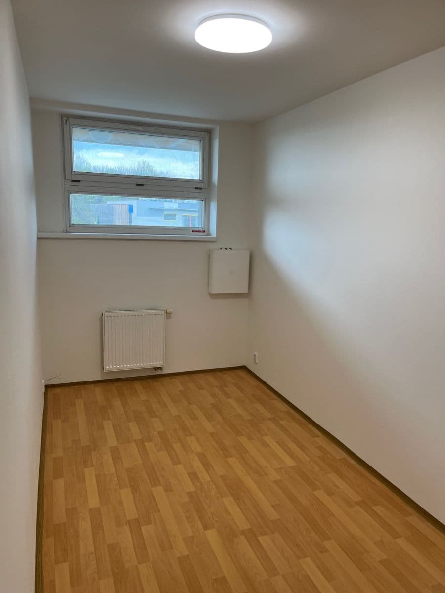 2 bedroom with open-plan kitchen flat to rent, 67 m², Komenského, Horoměřice, Středočeský Region 2 bedroom with open-plan kitchen flat to rent, 67 m², Komenského, Horoměřice, Středočeský Region
