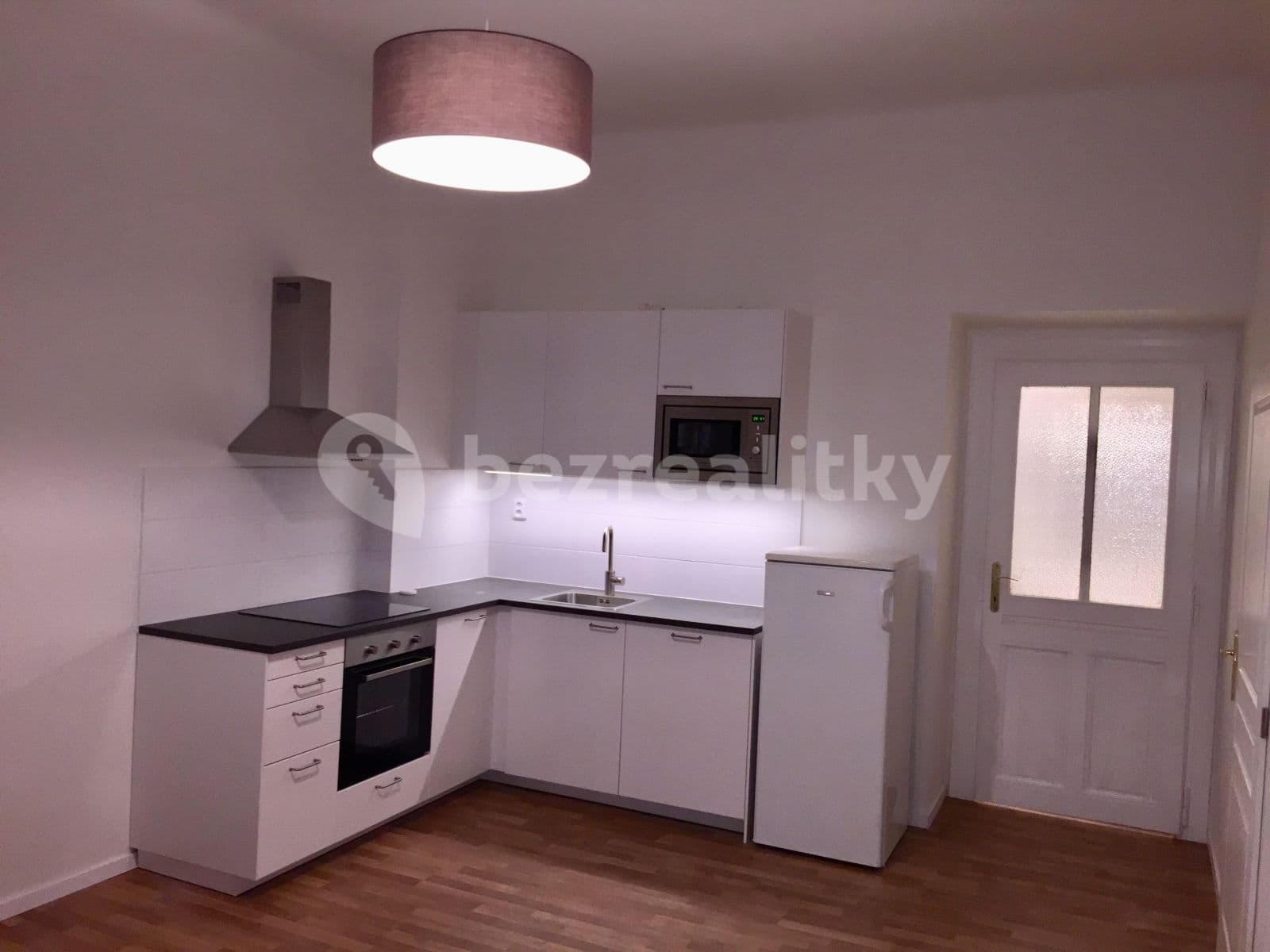 1 bedroom with open-plan kitchen flat to rent, 50 m², Ostrovského, Prague, Prague 1 bedroom with open-plan kitchen flat to rent, 50 m², Ostrovského, Prague, Prague