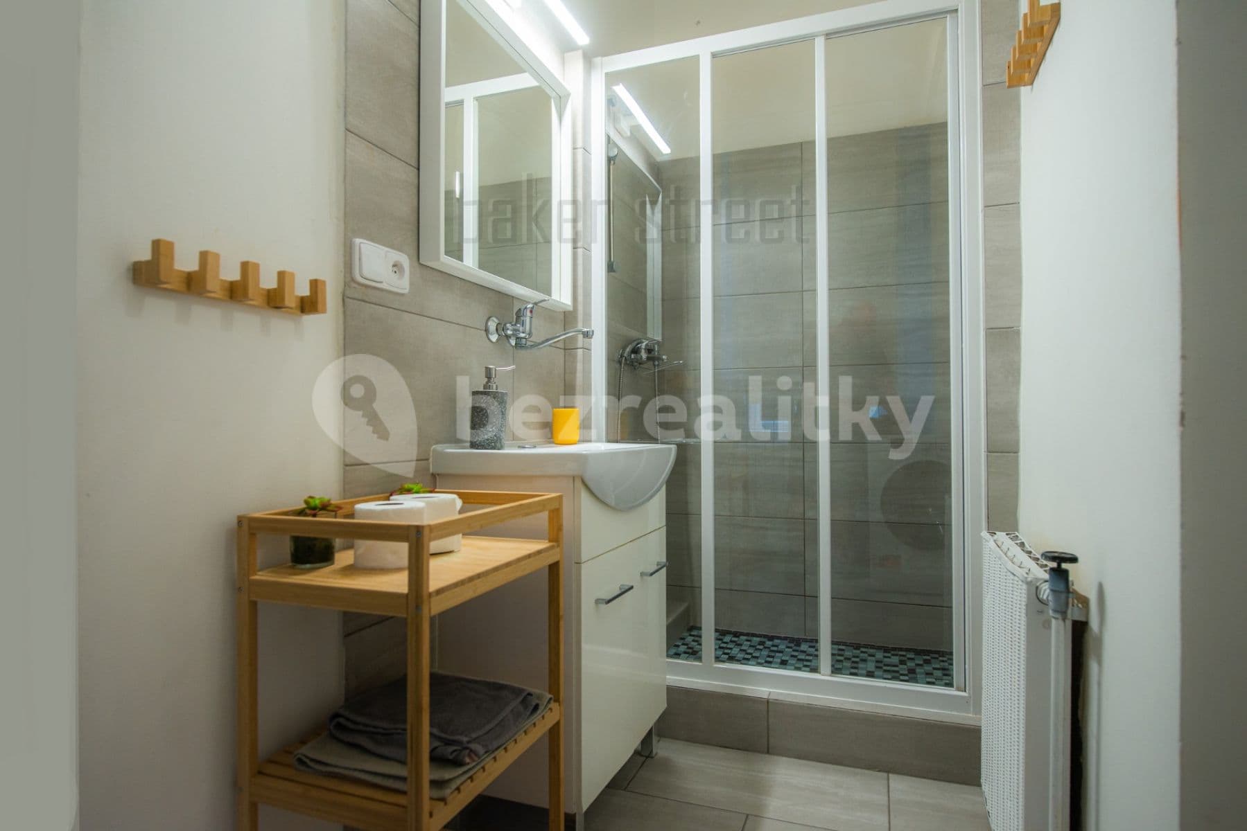 Studio flat to rent, 32 m², U Pekařky, Prague, Prague Studio flat to rent, 32 m², U Pekařky, Prague, Prague
