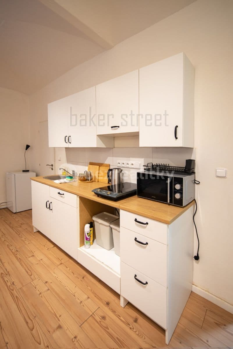 Studio flat to rent, 32 m², U Pekařky, Prague, Prague Studio flat to rent, 32 m², U Pekařky, Prague, Prague