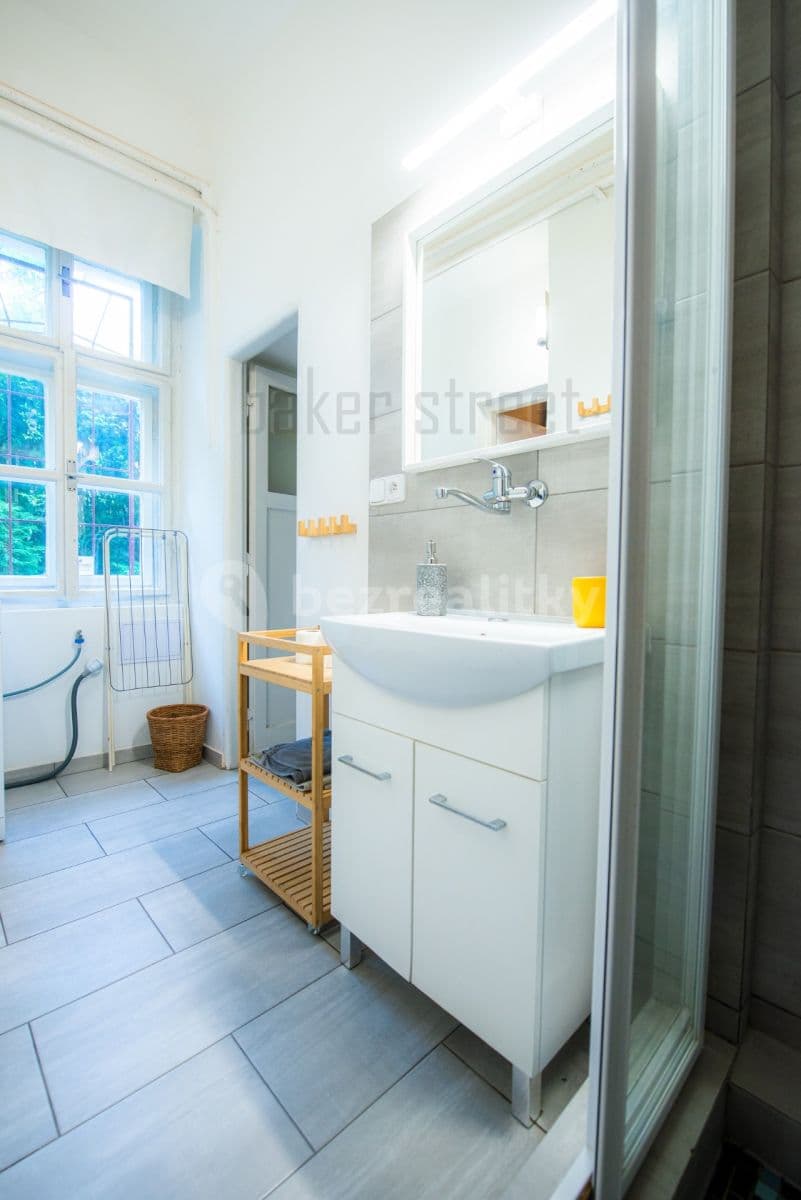 Studio flat to rent, 32 m², U Pekařky, Prague, Prague Studio flat to rent, 32 m², U Pekařky, Prague, Prague