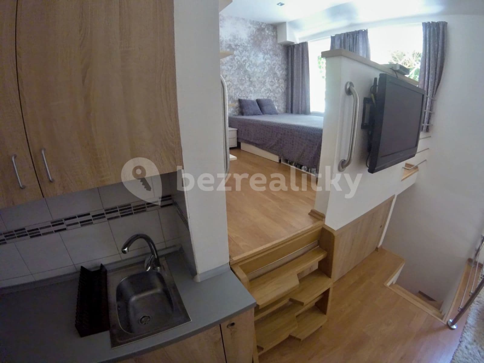 Studio flat to rent, 40 m², Nad Santoškou, Prague, Prague Studio flat to rent, 40 m², Nad Santoškou, Prague, Prague