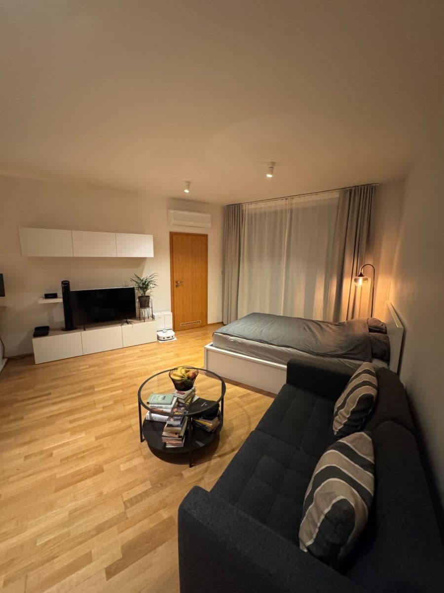 Studio flat to rent, 39 m², Vojenova, Prague, Prague Studio flat to rent, 39 m², Vojenova, Prague, Prague