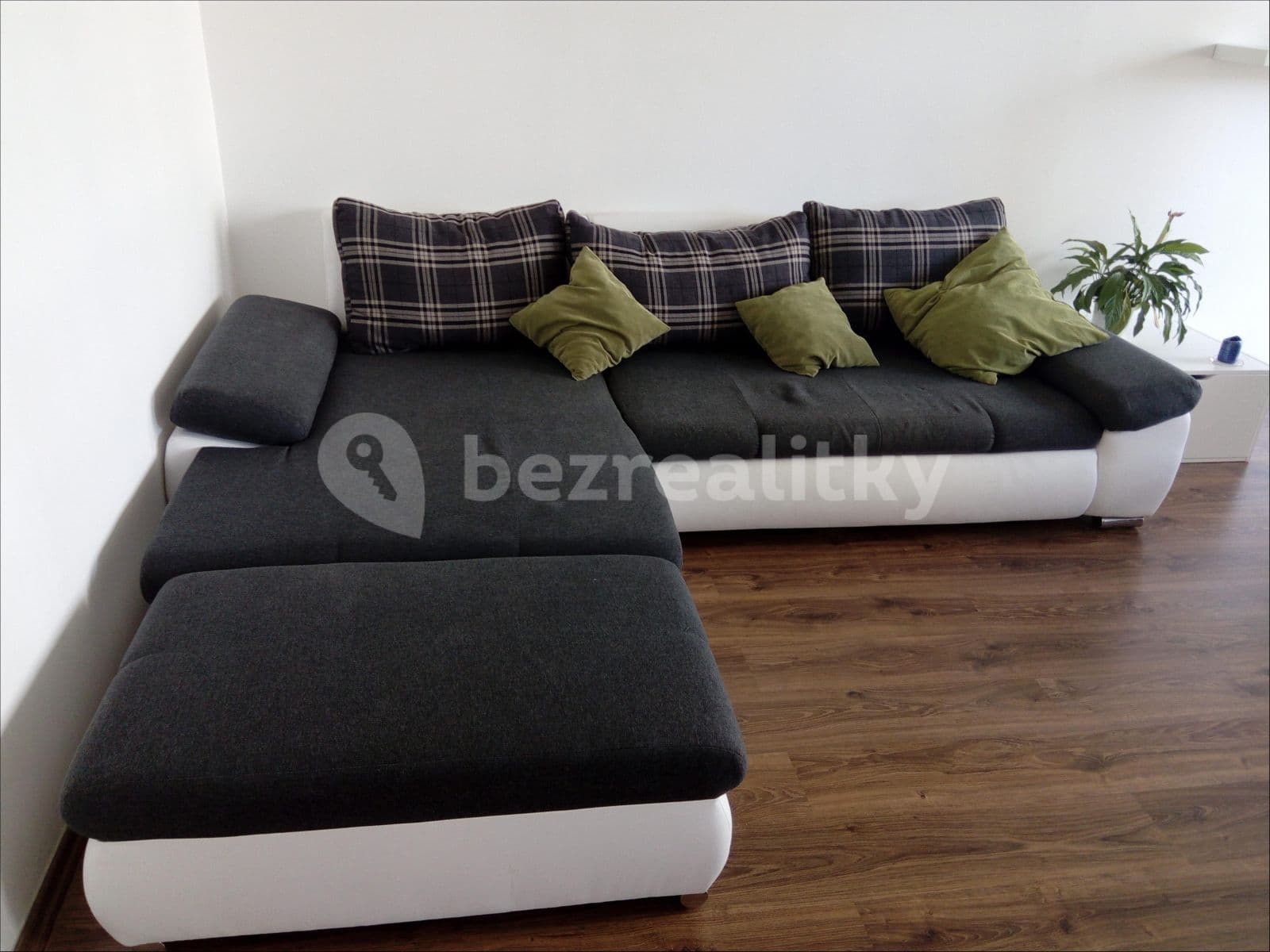 2 bedroom with open-plan kitchen flat to rent, 73 m², Hrabákova, Prague, Prague 2 bedroom with open-plan kitchen flat to rent, 73 m², Hrabákova, Prague, Prague