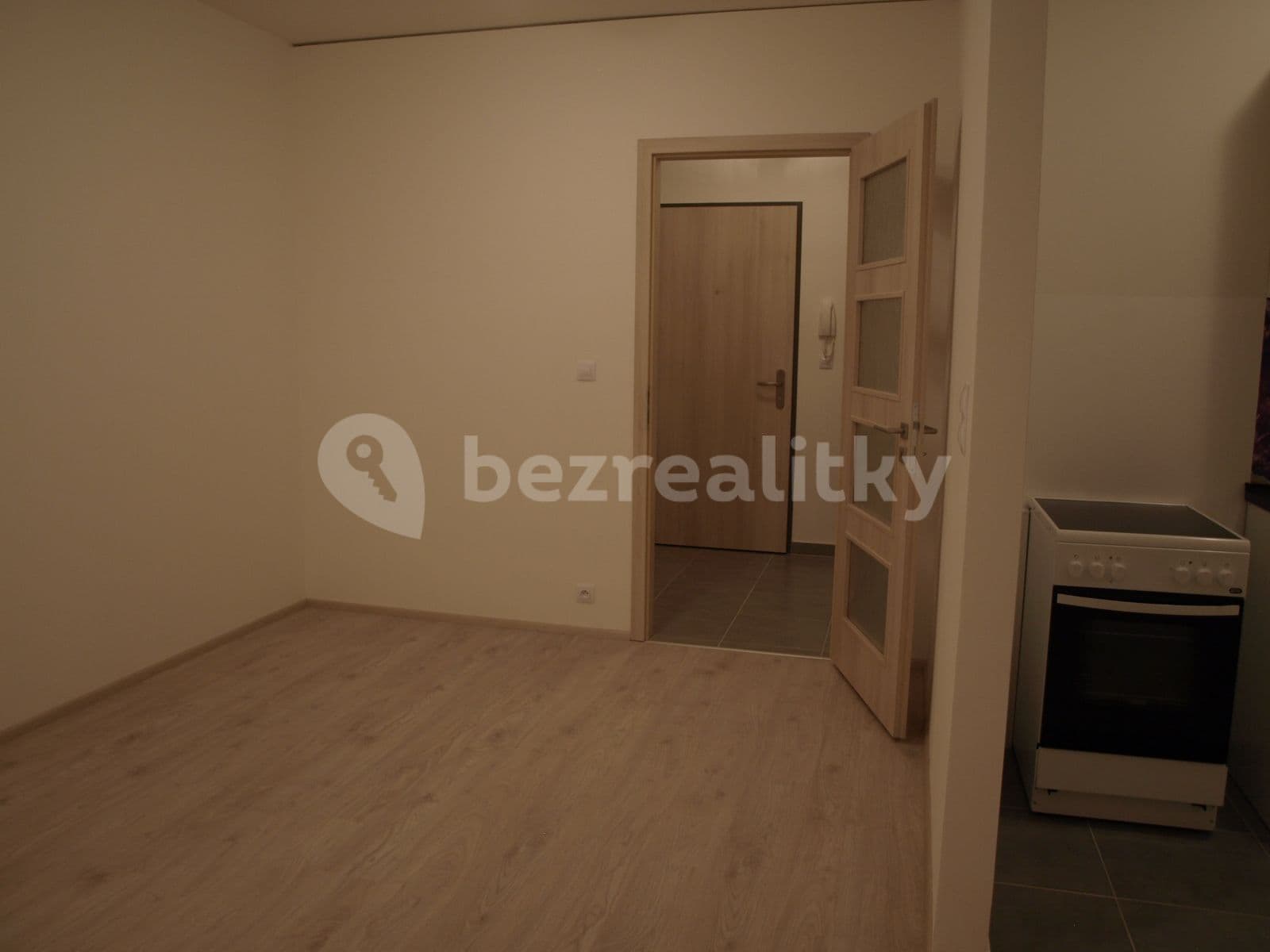 Studio flat to rent, 34 m², Chlebovická, Prague, Prague