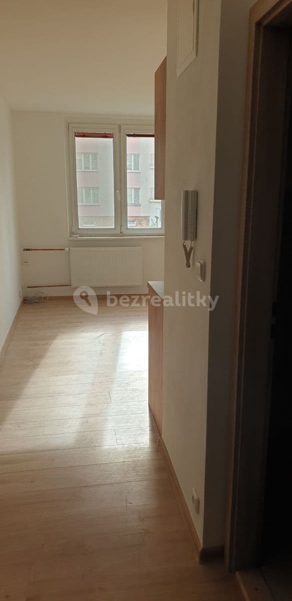 Small studio flat to rent, 23 m², U Porcelánky, Chodov, Karlovarský Region Small studio flat to rent, 23 m², U Porcelánky, Chodov, Karlovarský Region