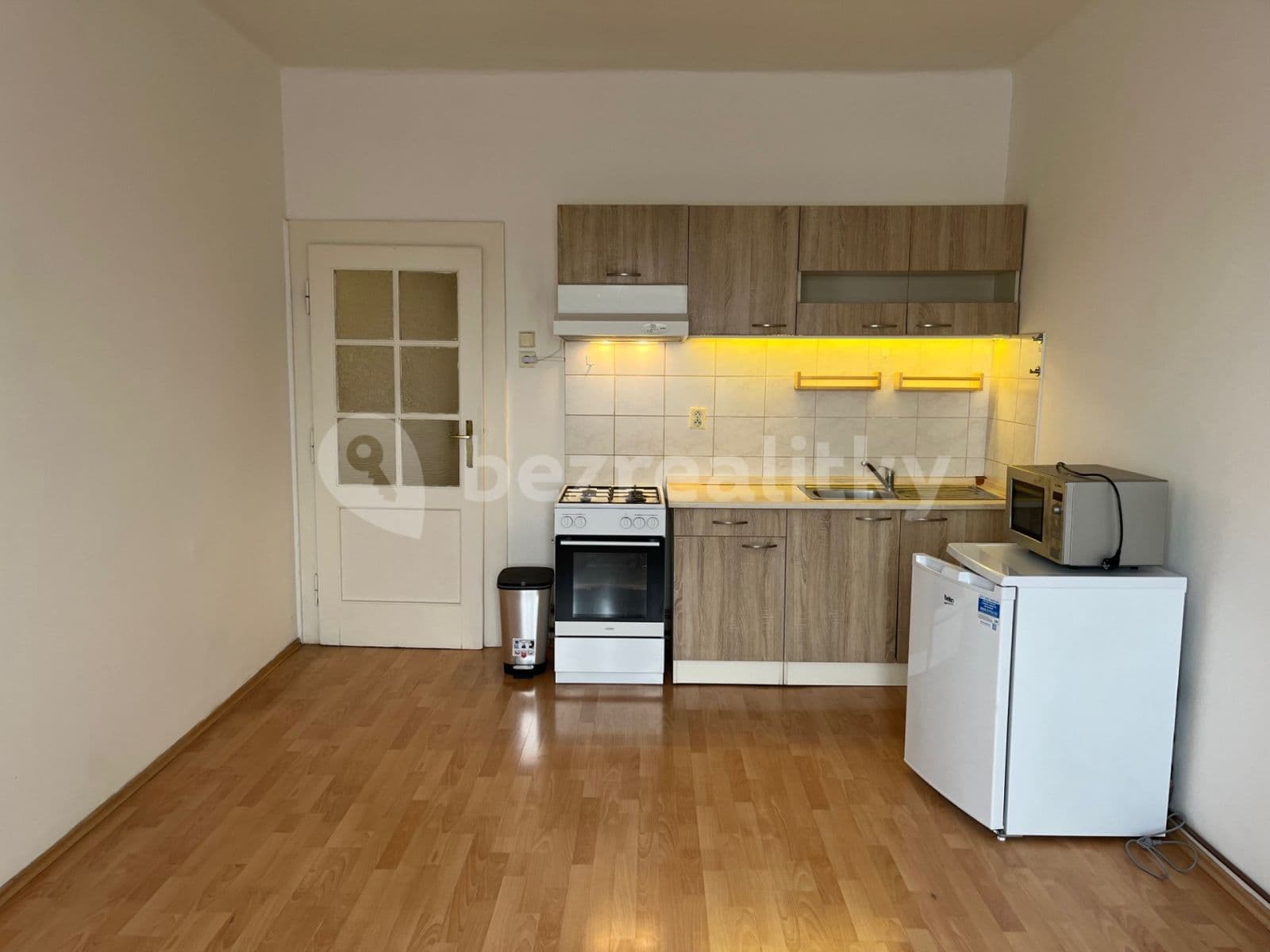 1 bedroom with open-plan kitchen flat to rent, 40 m², Ronkova, Prague, Prague 1 bedroom with open-plan kitchen flat to rent, 40 m², Ronkova, Prague, Prague