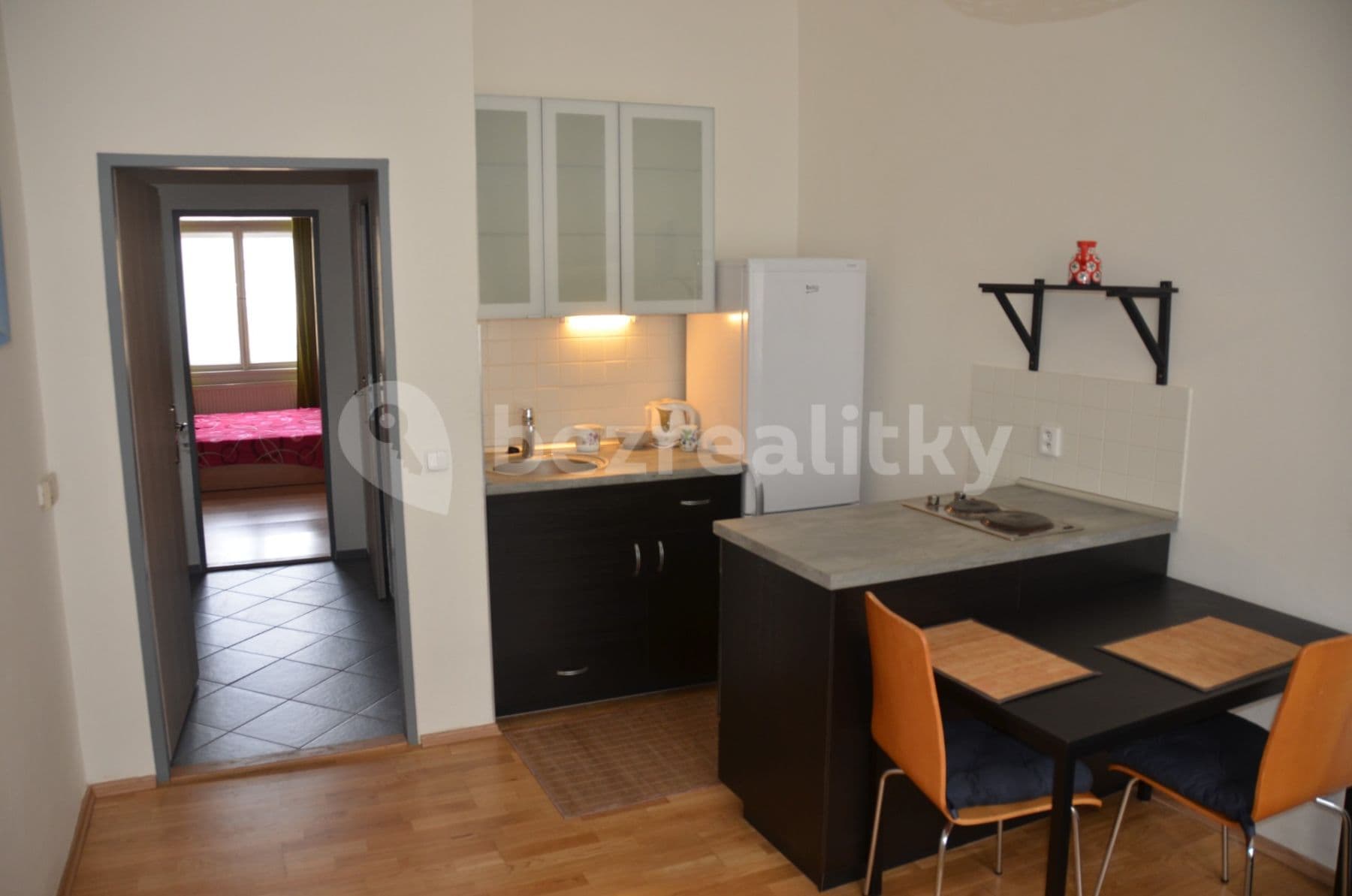 1 bedroom with open-plan kitchen flat to rent, 38 m², Slezská, Prague, Prague 1 bedroom with open-plan kitchen flat to rent, 38 m², Slezská, Prague, Prague