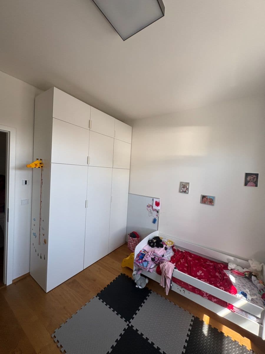 4 bedroom with open-plan kitchen flat to rent, 157 m², Révová, Prague, Prague 4 bedroom with open-plan kitchen flat to rent, 157 m², Révová, Prague, Prague
