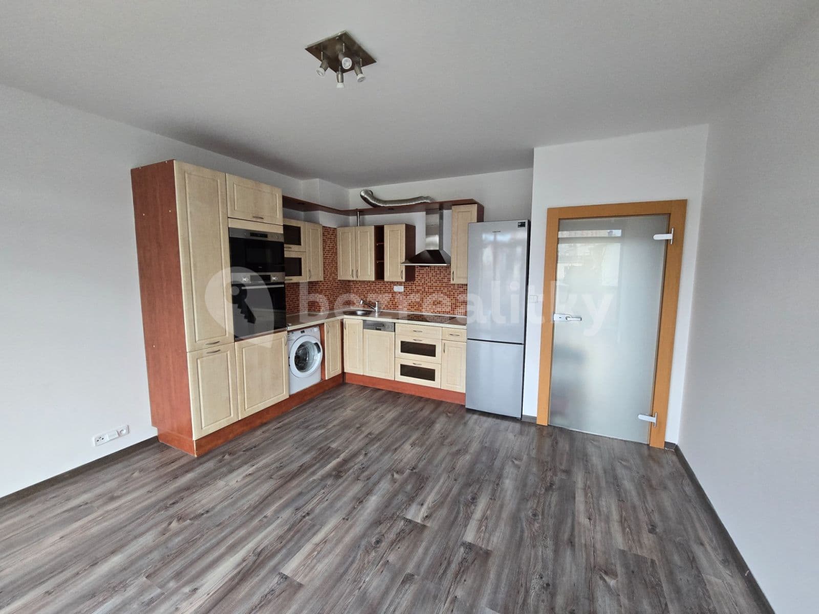 1 bedroom with open-plan kitchen flat to rent, 43 m², K Lesu, Prague, Prague 1 bedroom with open-plan kitchen flat to rent, 43 m², K Lesu, Prague, Prague