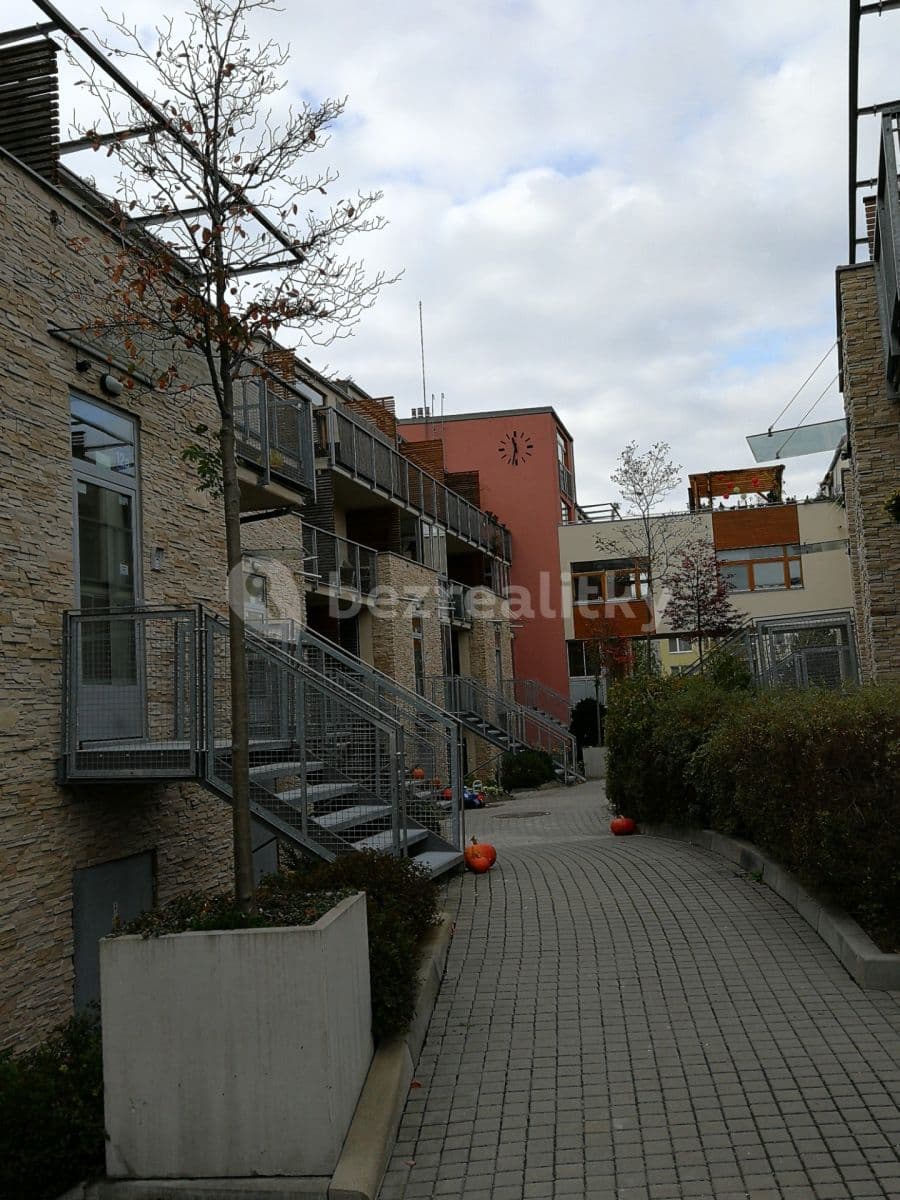 1 bedroom with open-plan kitchen flat to rent, 43 m², K Lesu, Prague, Prague 1 bedroom with open-plan kitchen flat to rent, 43 m², K Lesu, Prague, Prague