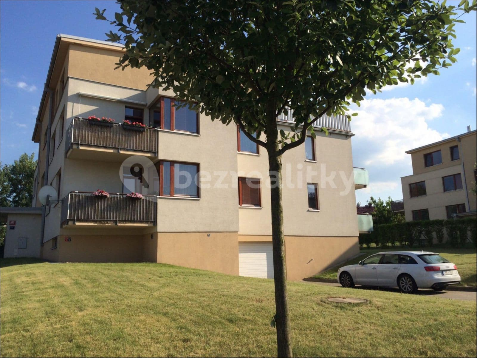 1 bedroom with open-plan kitchen flat to rent, 61 m², Laudonova, Prague, Prague 1 bedroom with open-plan kitchen flat to rent, 61 m², Laudonova, Prague, Prague