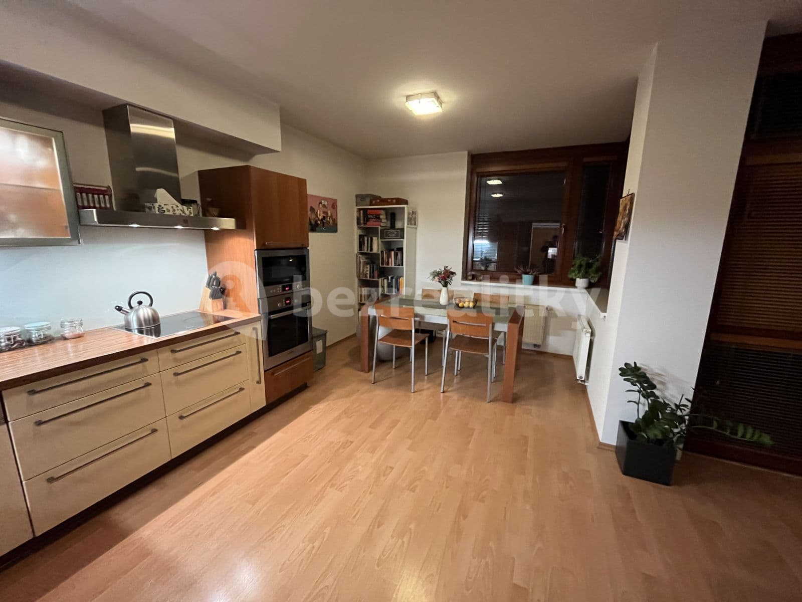 1 bedroom with open-plan kitchen flat to rent, 61 m², Laudonova, Prague, Prague 1 bedroom with open-plan kitchen flat to rent, 61 m², Laudonova, Prague, Prague