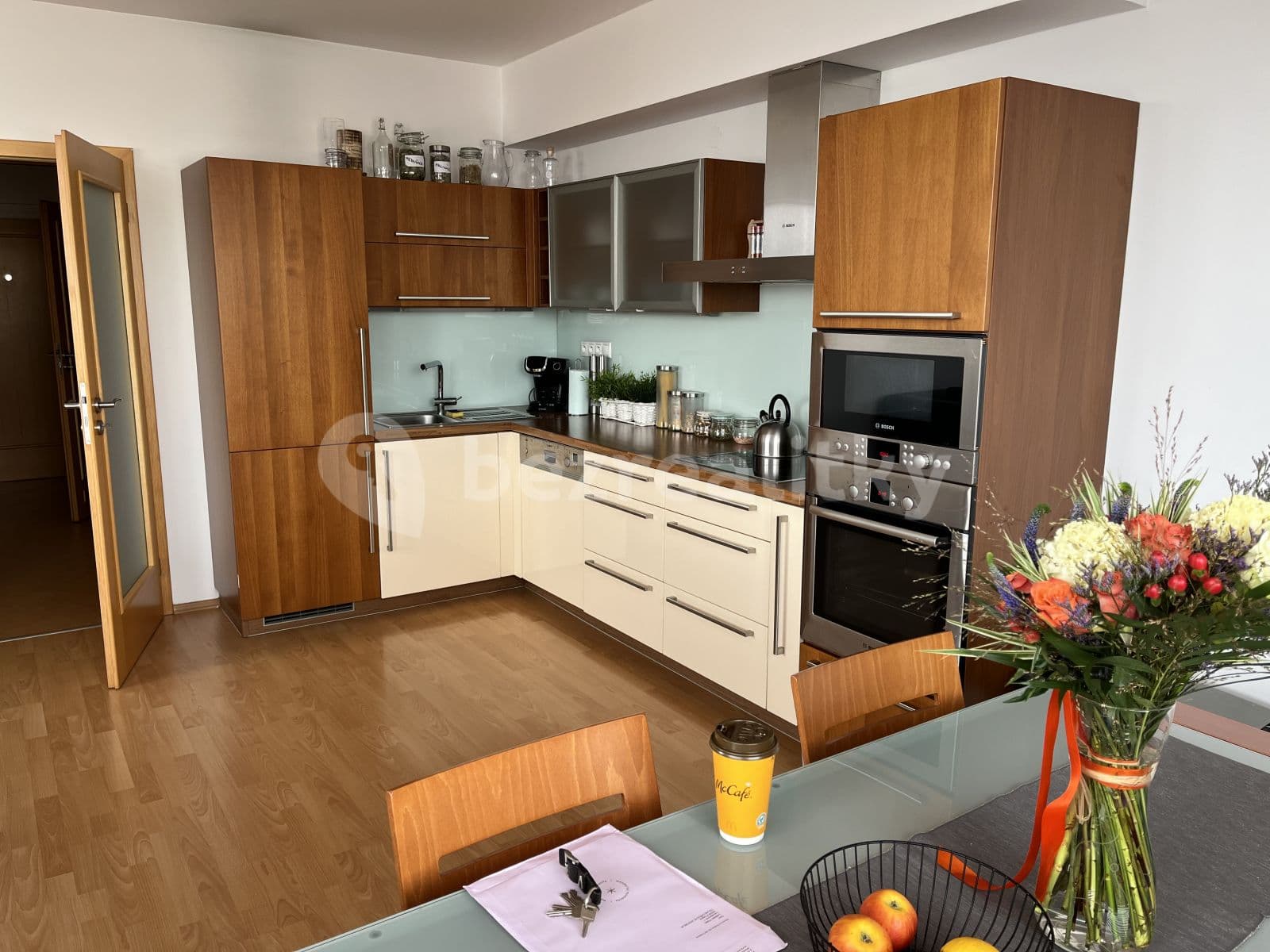 1 bedroom with open-plan kitchen flat to rent, 61 m², Laudonova, Prague, Prague 1 bedroom with open-plan kitchen flat to rent, 61 m², Laudonova, Prague, Prague