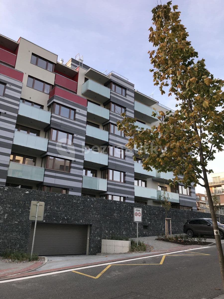 1 bedroom with open-plan kitchen flat to rent, 53 m², Pod Stolovou horou, Prague, Prague 1 bedroom with open-plan kitchen flat to rent, 53 m², Pod Stolovou horou, Prague, Prague