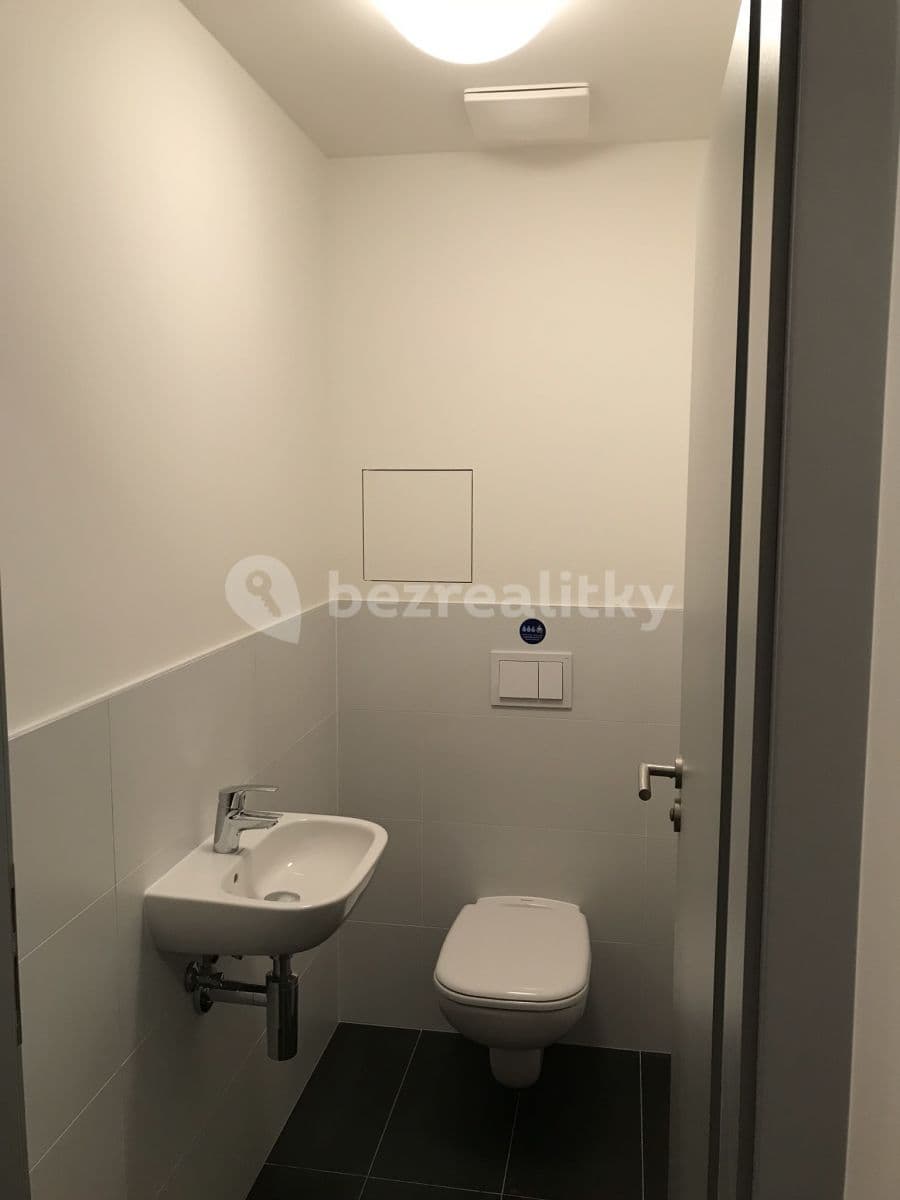 1 bedroom with open-plan kitchen flat to rent, 53 m², Pod Stolovou horou, Prague, Prague 1 bedroom with open-plan kitchen flat to rent, 53 m², Pod Stolovou horou, Prague, Prague