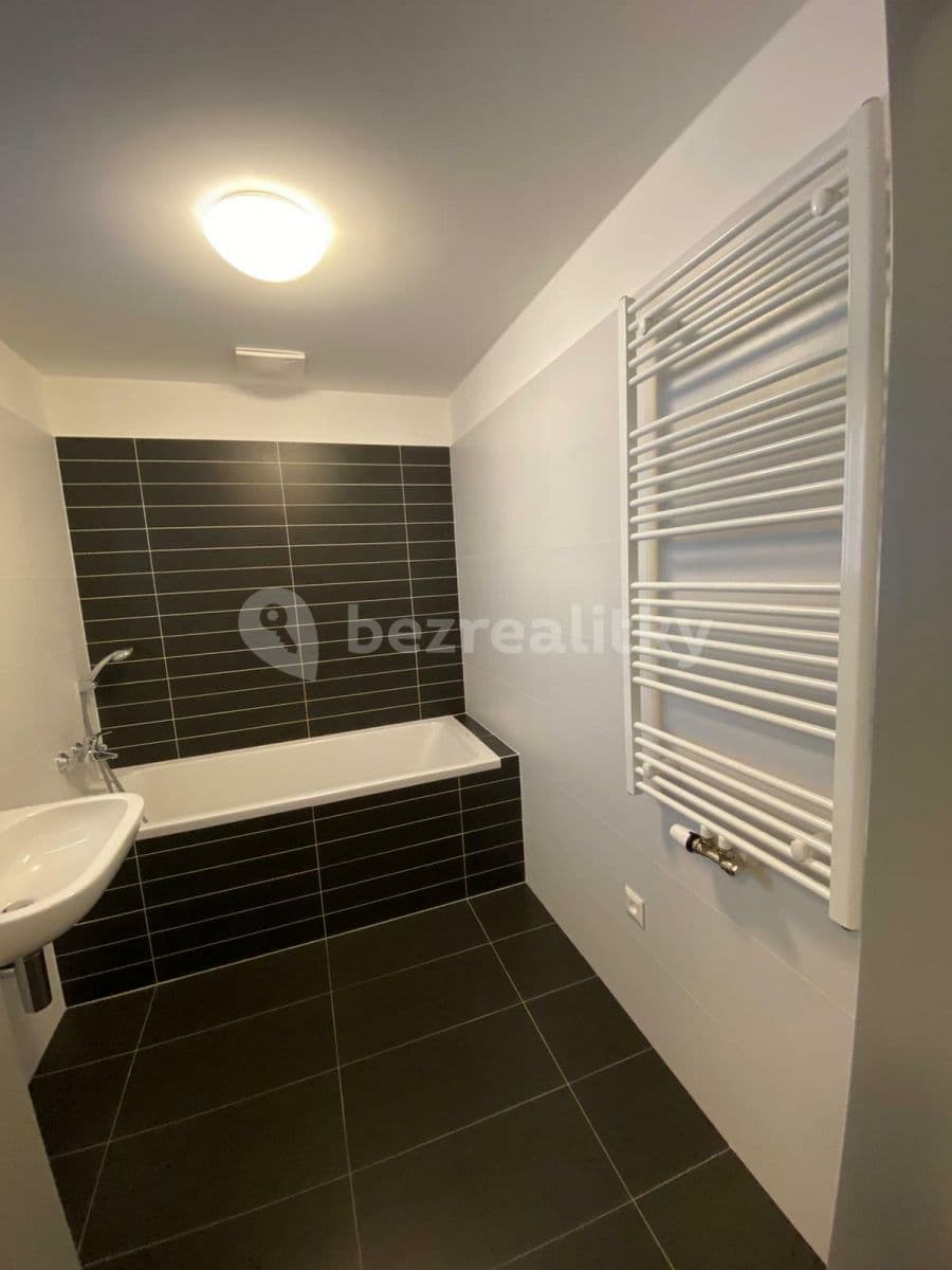 1 bedroom with open-plan kitchen flat to rent, 53 m², Pod Stolovou horou, Prague, Prague 1 bedroom with open-plan kitchen flat to rent, 53 m², Pod Stolovou horou, Prague, Prague